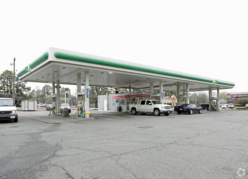 5341 Poplar Ave, Memphis, TN for sale - Primary Photo - Image 1 of 4