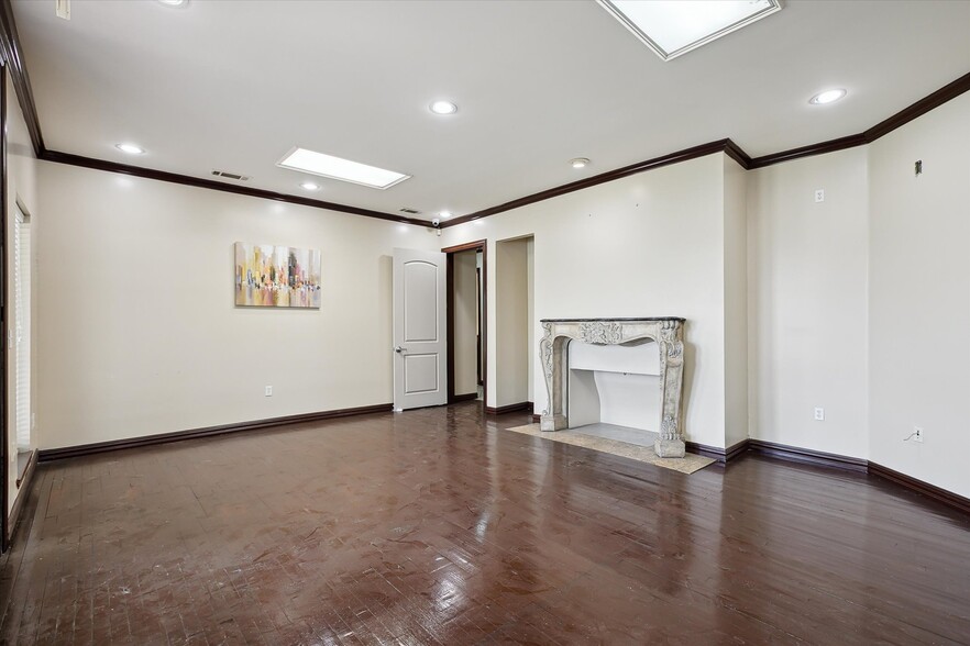 3403 N Beach St, Fort Worth, TX for lease - Interior Photo - Image 2 of 52