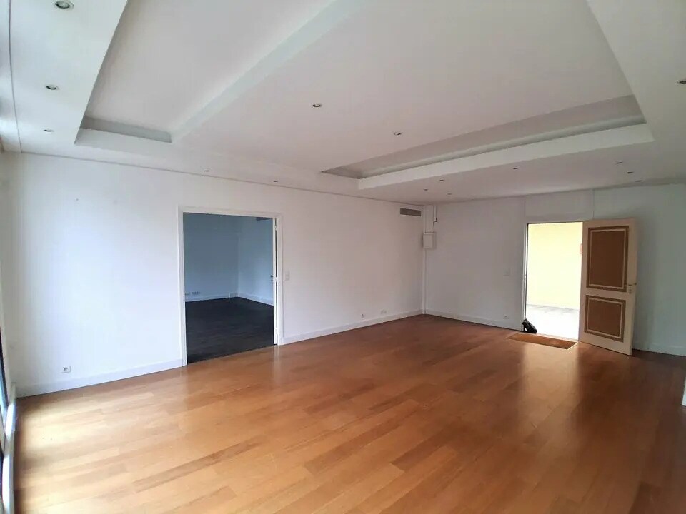 Office in Mougins for sale Interior Photo- Image 1 of 6