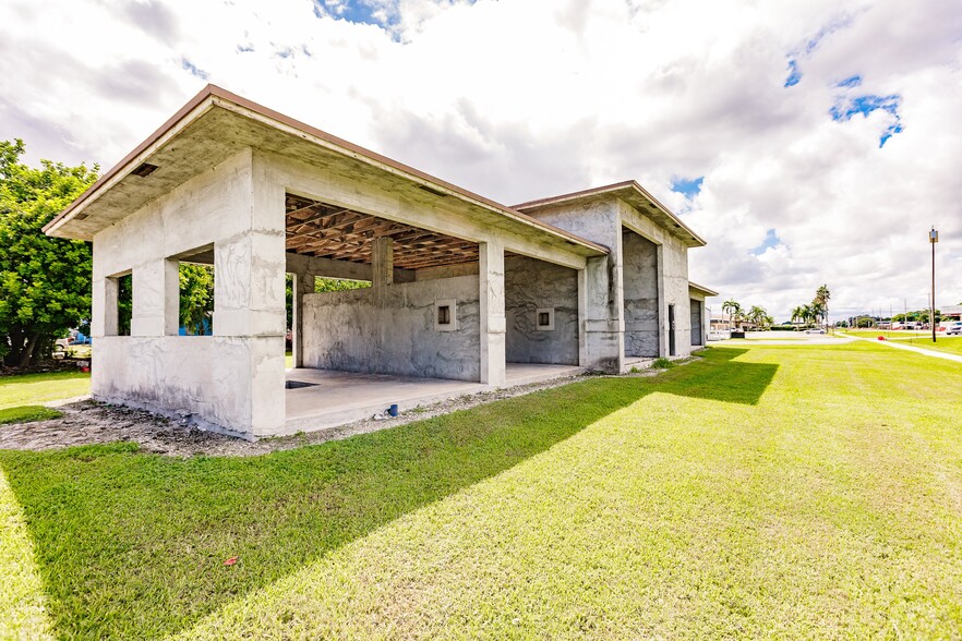 555 NW 16th St, Belle Glade, FL for sale - Building Photo - Image 3 of 11