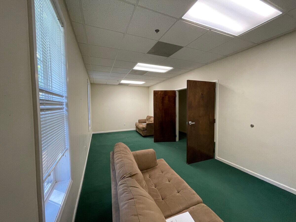 10 Plantation Park Dr, Bluffton, SC 29910 Office for Lease