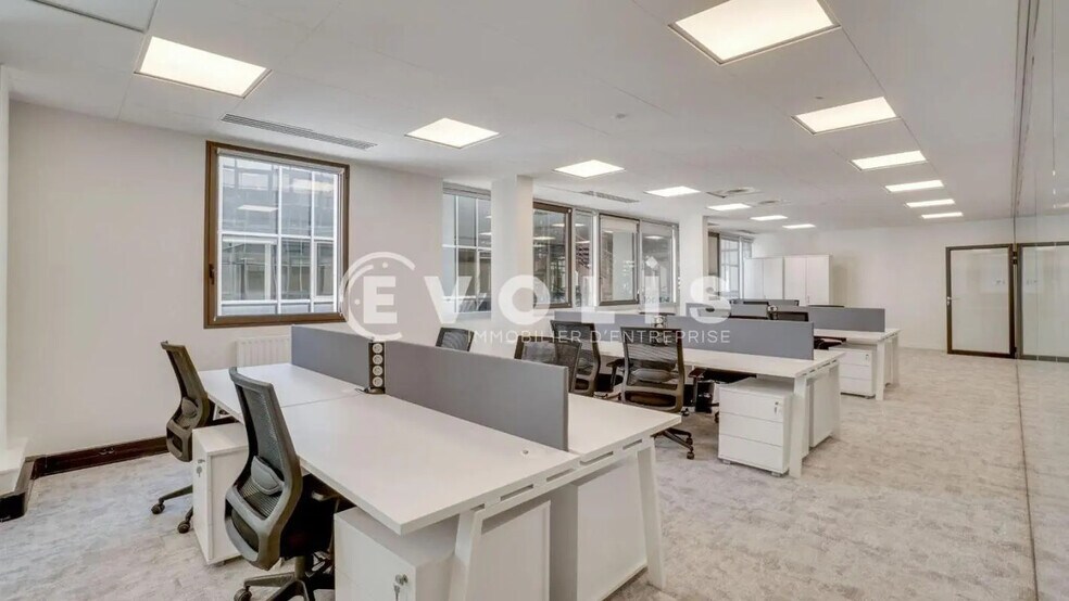 Office in Paris for lease - Interior Photo - Image 1 of 7