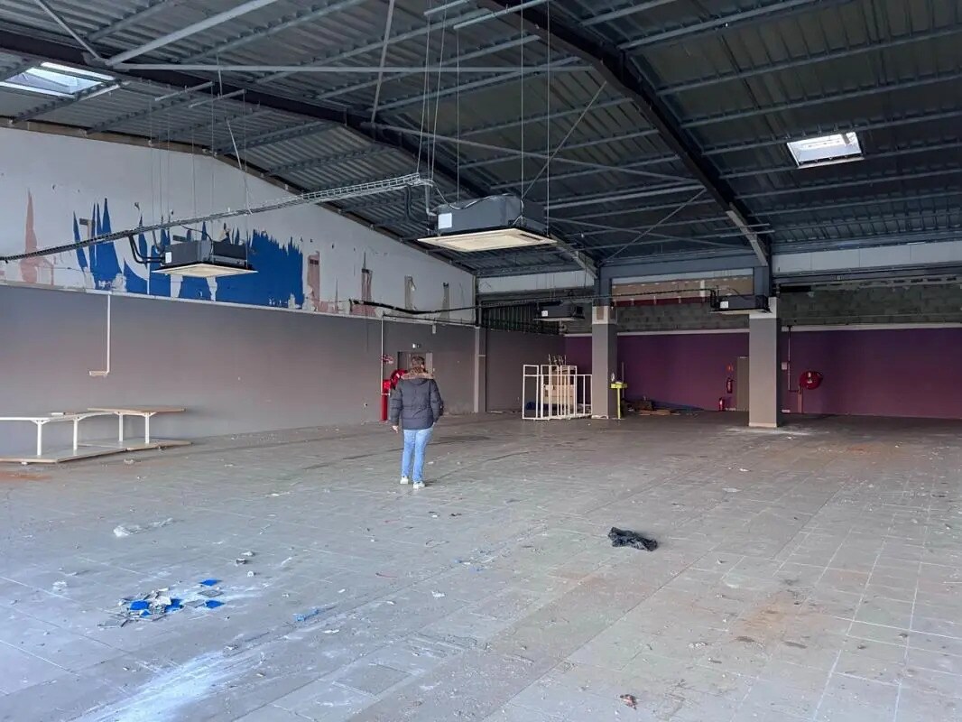 Retail in Saint-Lô for lease Interior Photo- Image 1 of 3