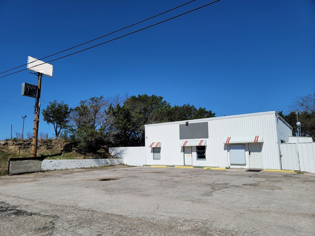 422 Hwy 22, Clifton, TX 76634