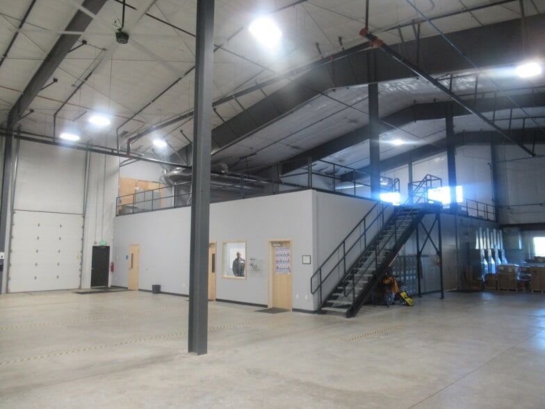 1830 Scout Pl, Ferndale, WA for sale - Interior Photo - Image 2 of 21