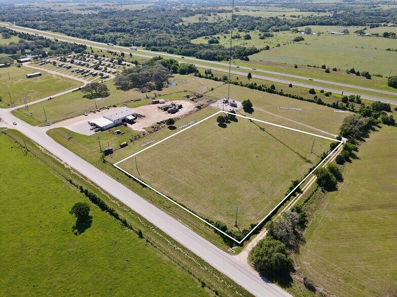 2035 FM 609, Flatonia, TX 78941