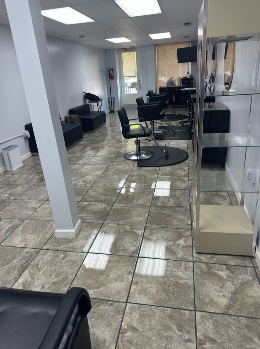 115 E Main St, Grand Prairie, TX for lease Interior Photo- Image 1 of 5