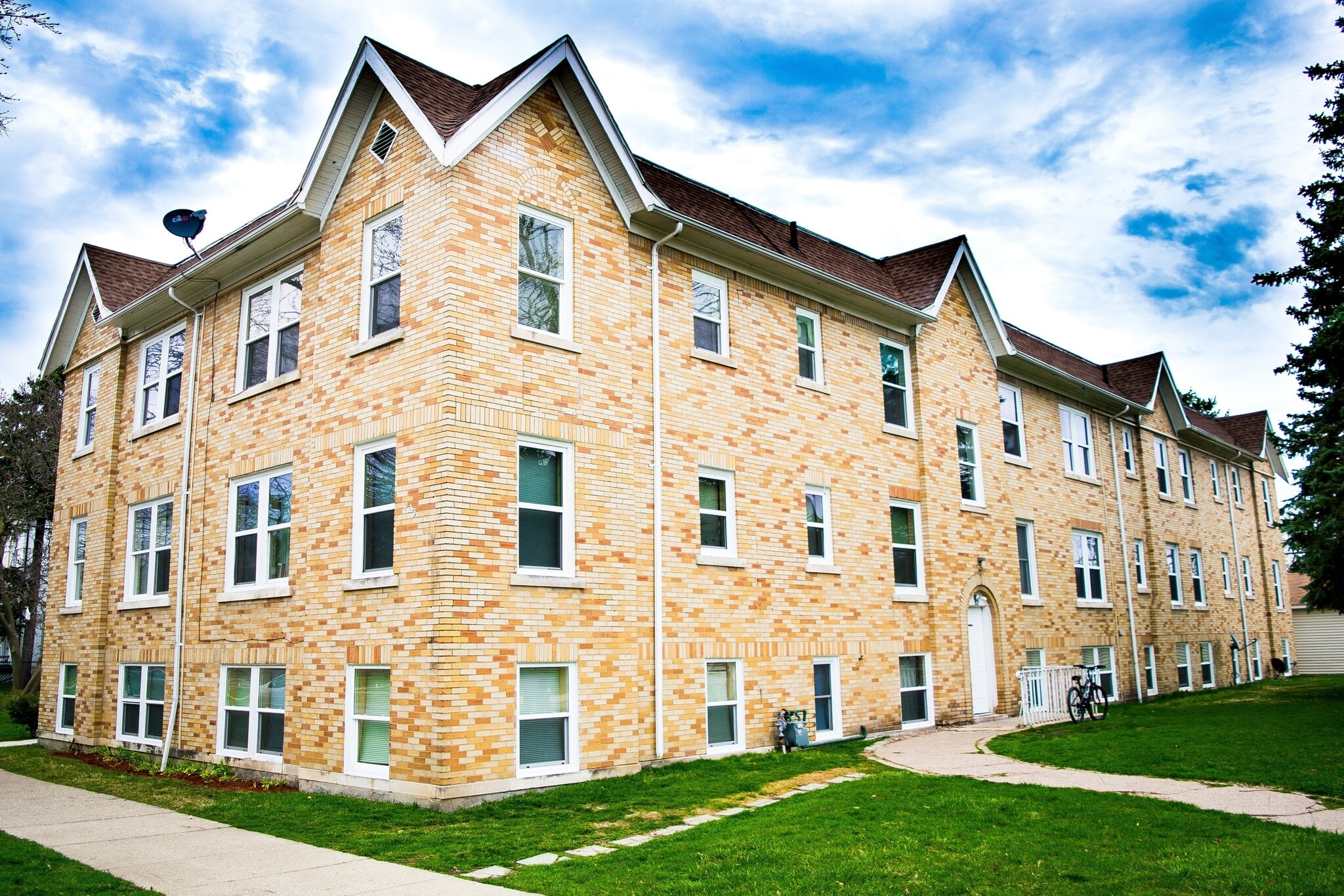 423 Washington St, Monroe, MI for sale Building Photo- Image 1 of 13