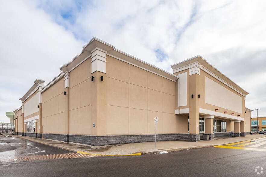 3742 Innes Rd, Ottawa, ON for lease - Building Photo - Image 1 of 21