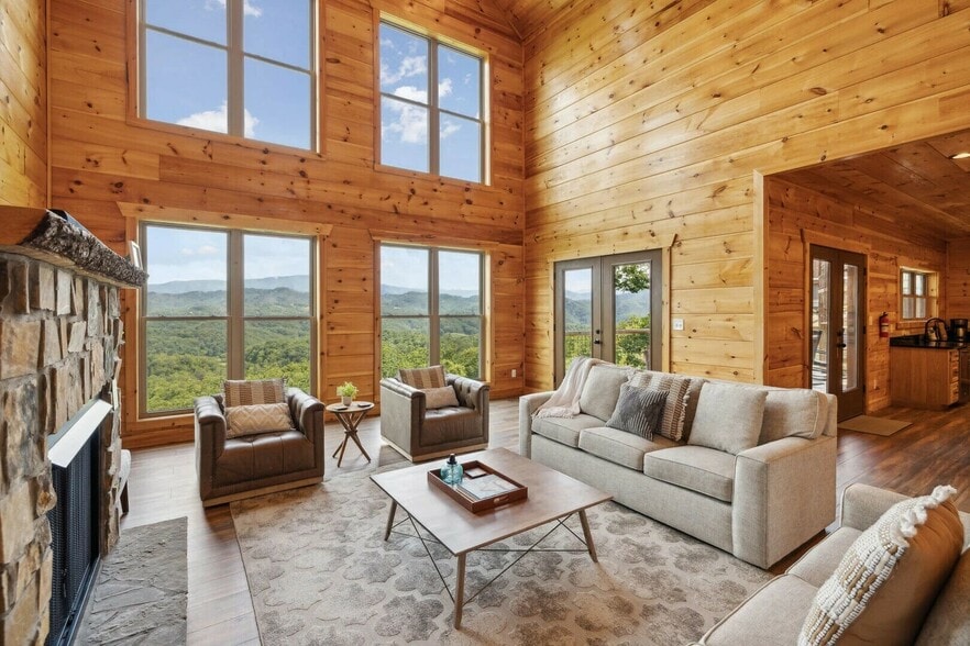 18 Unit Cabin Portfolio portfolio of 15 properties for sale on LoopNet.com - Building Photo - Image 2 of 25