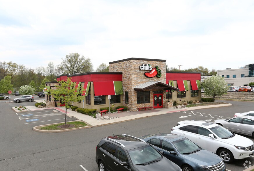 1425 Farmington Ave, Bristol, CT for sale - Building Photo - Image 2 of 7