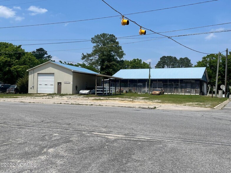 2071 Main, Jamesville, NC 27846 Service Station