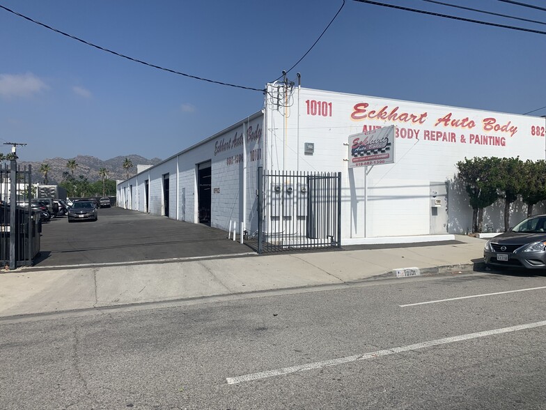 10101 Canoga Ave, Chatsworth, CA for lease - Building Photo - Image 2 of 4