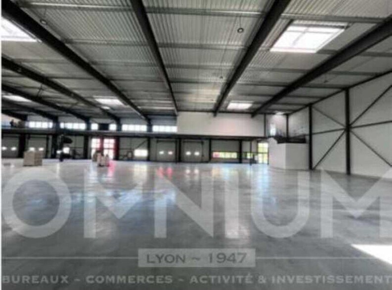 Flex in Dagneux for lease - Building Photo - Image 3 of 8