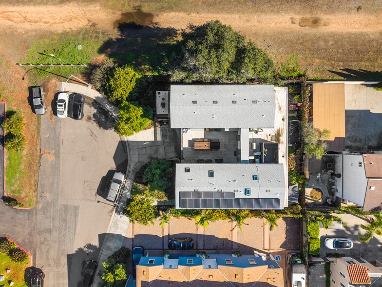 385 Juniper Ave, Carlsbad, CA for sale - Building Photo - Image 3 of 21