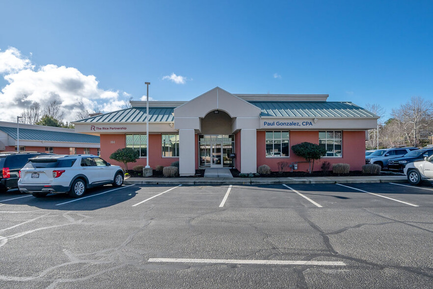 104 Gateway Center Dr, Paso Robles, CA for lease - Building Photo - Image 1 of 11