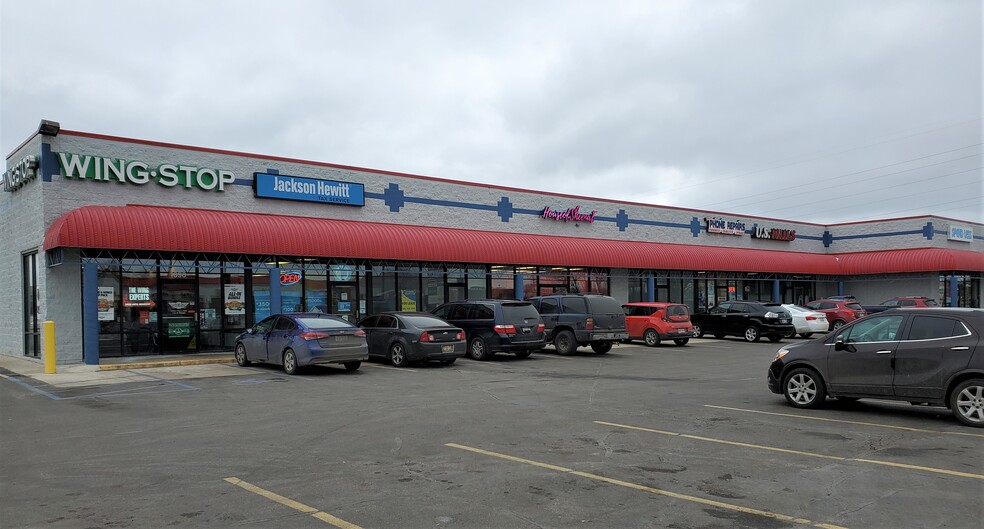 1380 Mall Dr, Benton Harbor, MI for lease - Building Photo - Image 1 of 5