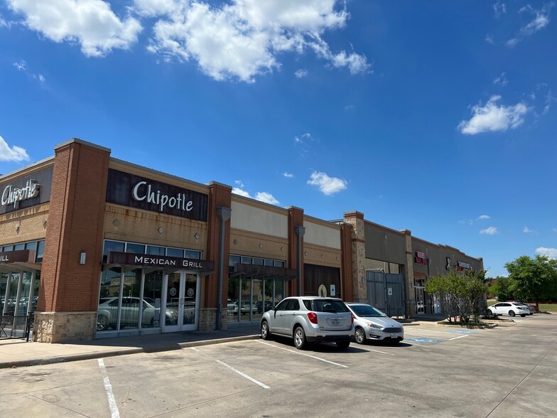 9127 Grapevine Hwy, North Richland Hills, TX for lease - Building Photo - Image 1 of 5