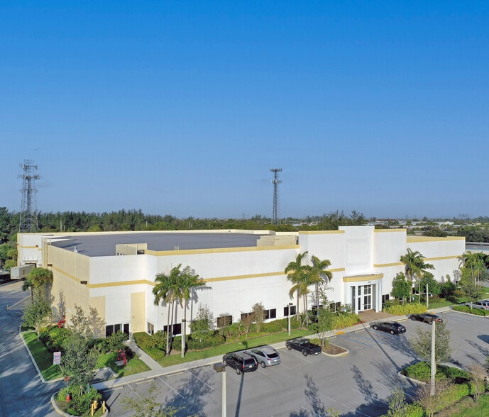 4701 NW 103rd Ave, Sunrise, FL for lease - Building Photo - Image 2 of 7