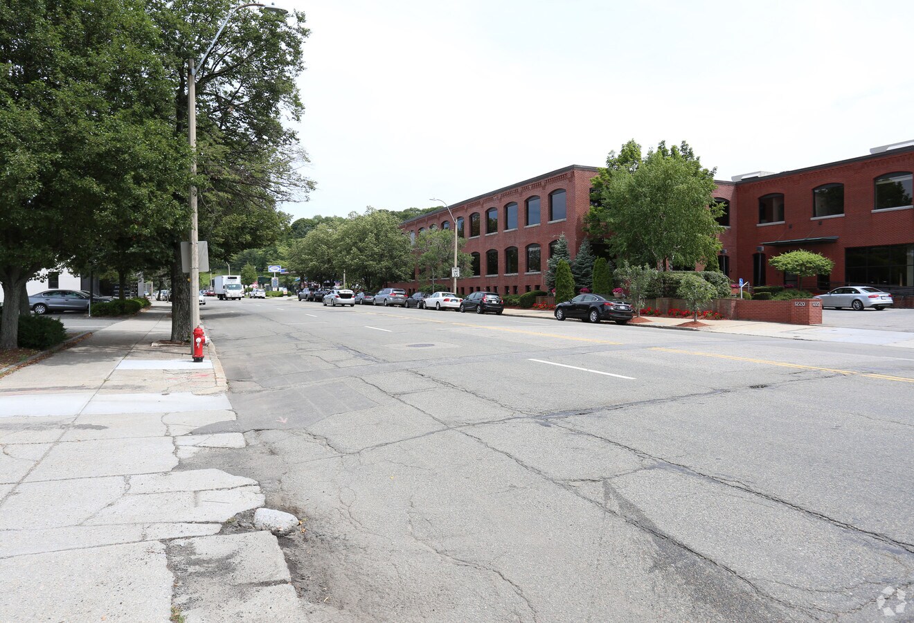 1235 Washington St, West Newton, MA 02465