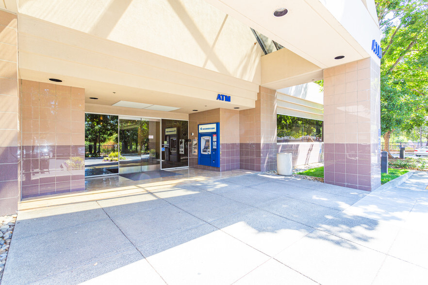 111 Santa Rosa Ave, Santa Rosa, CA for lease - Building Photo - Image 2 of 7