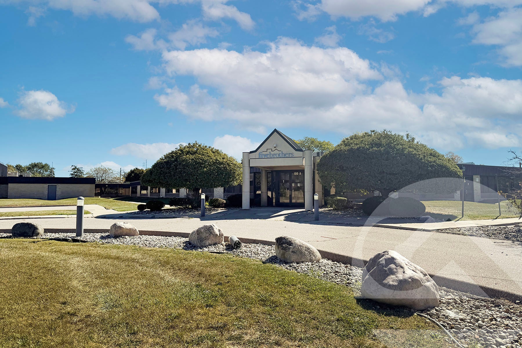 12220 E 13 Mile Rd, Warren, MI for sale Primary Photo- Image 1 of 3