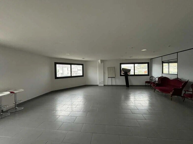 Office in Bassens for sale - Interior Photo - Image 1 of 1