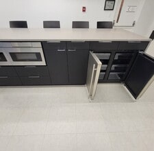 500 Economy Ct, Freeport, IL for lease Interior Photo- Image 2 of 6