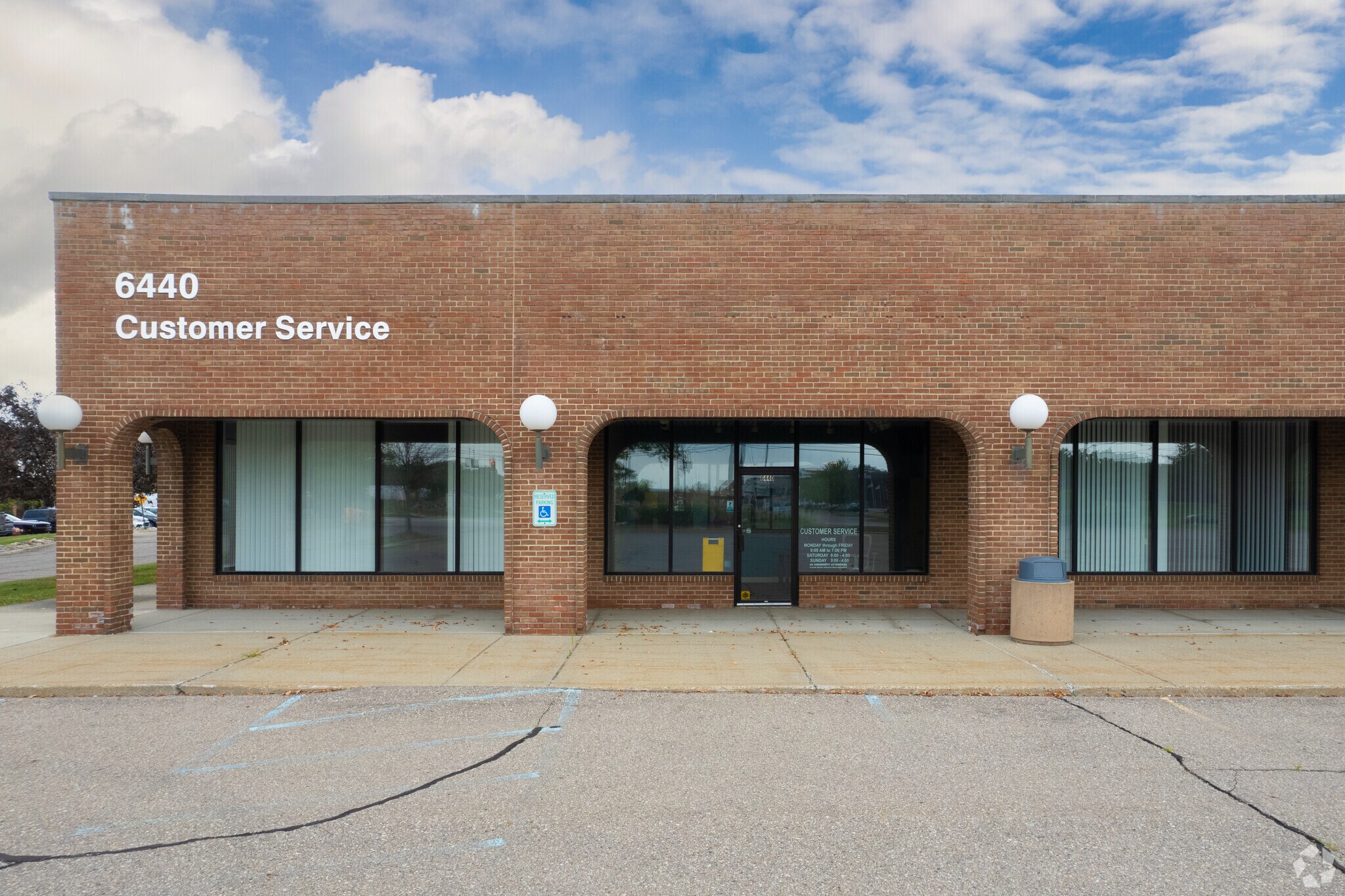 6440 E 14 Mile Rd, Warren, MI 48092 Office for Lease
