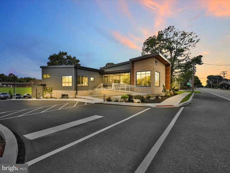 742 E Main St, Annville, PA for lease - Building Photo - Image 2 of 11