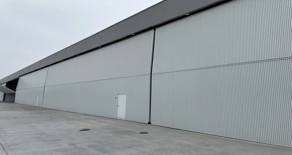 7000 Merrill Ave, Chino, CA for sale - Primary Photo - Image 1 of 5