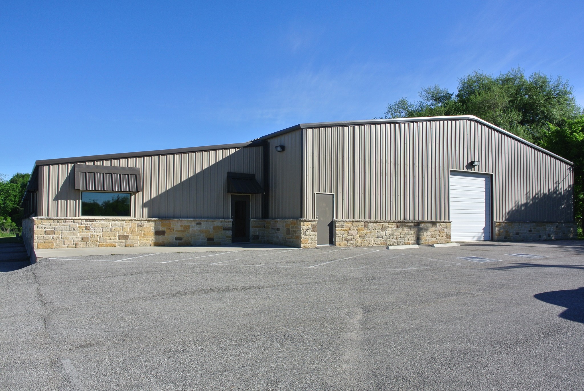 1505 E Avenue J, Lampasas, TX for sale Building Photo- Image 1 of 1