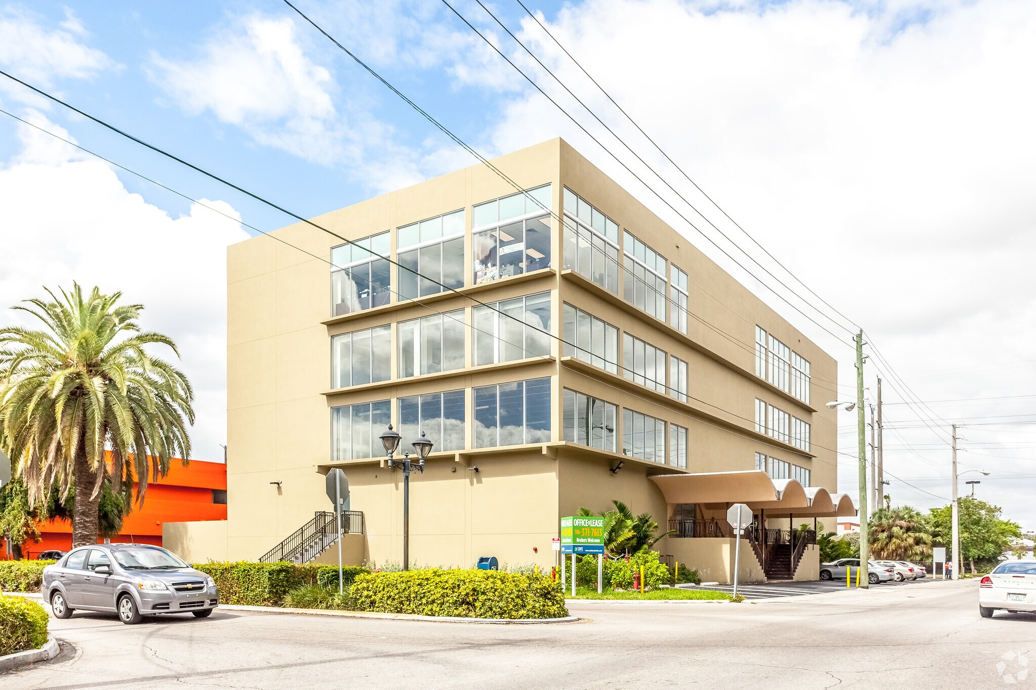 1490 W 49th Pl, Hialeah, FL for sale Primary Photo- Image 1 of 1