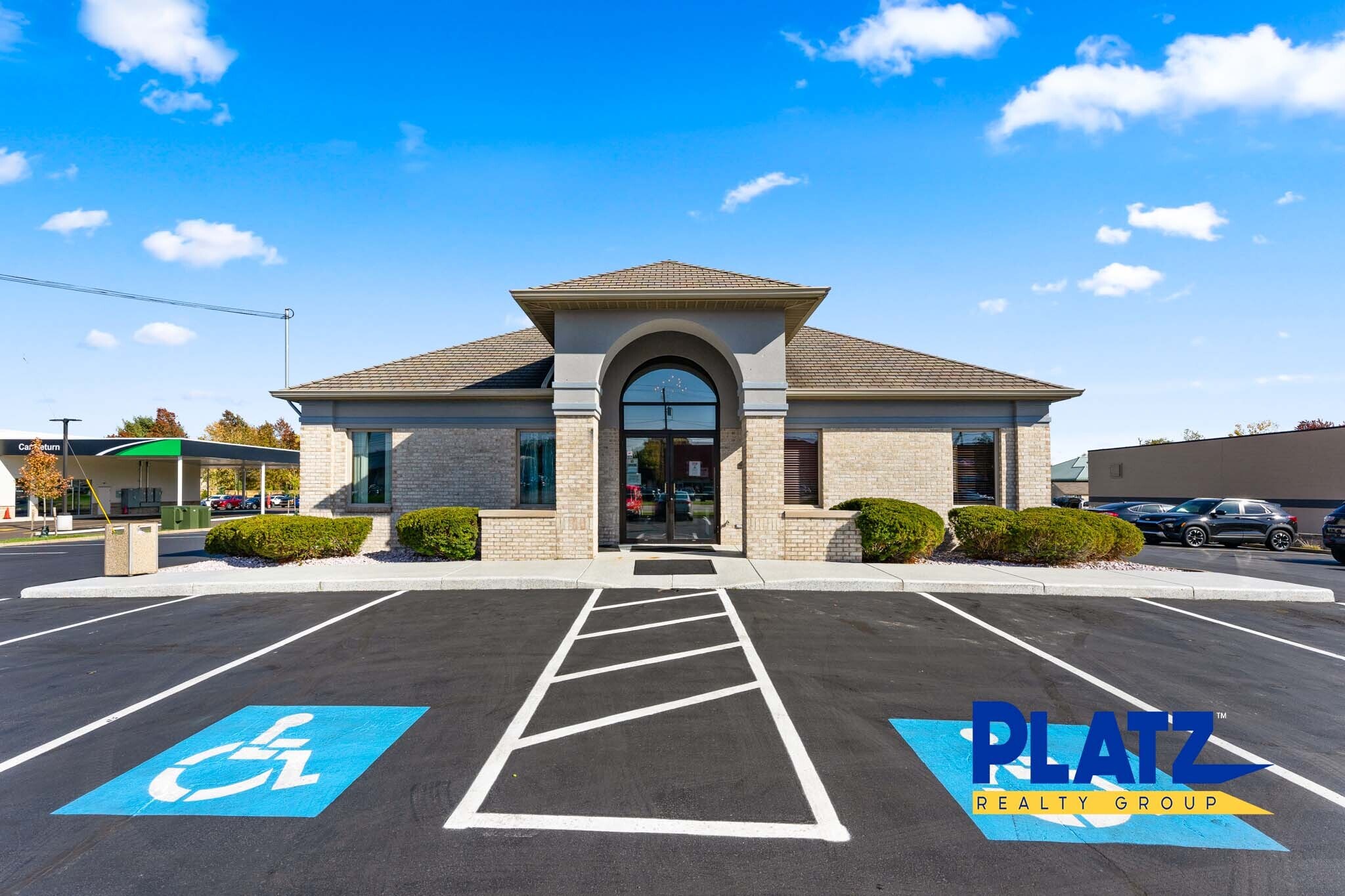 8261 Market St, Youngstown, OH for lease Building Photo- Image 1 of 14