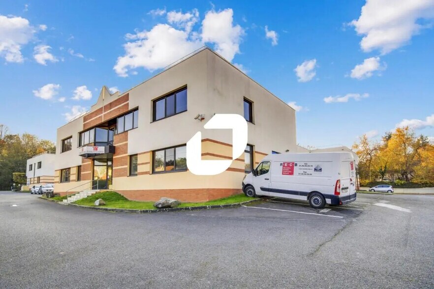 Flex in Champs-sur-Marne for lease - Building Photo - Image 1 of 8