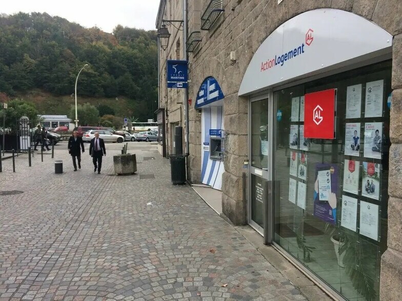 Retail in Quimper for lease - Building Photo - Image 3 of 4