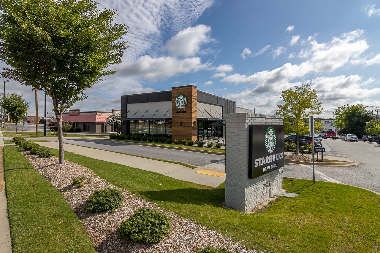 2405 Laurens Rd, Greenville, SC 29607 Starbucks