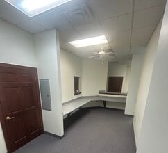 265 W Main St, Kent, OH for lease Interior Photo- Image 2 of 10