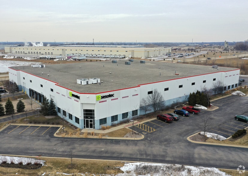 1230-1236 Hardt Cir, Bartlett, IL for lease - Primary Photo - Image 1 of 6