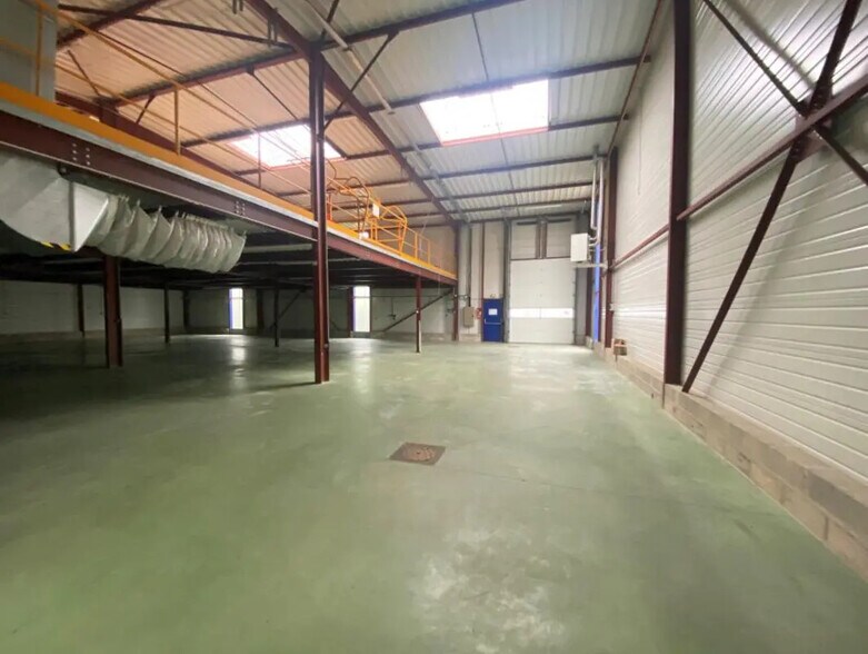 Flex in Saint-Germain-de-la-Grange for sale - Interior Photo - Image 3 of 9