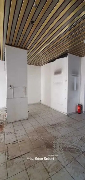 Office in Lyon for sale - Interior Photo - Image 3 of 4