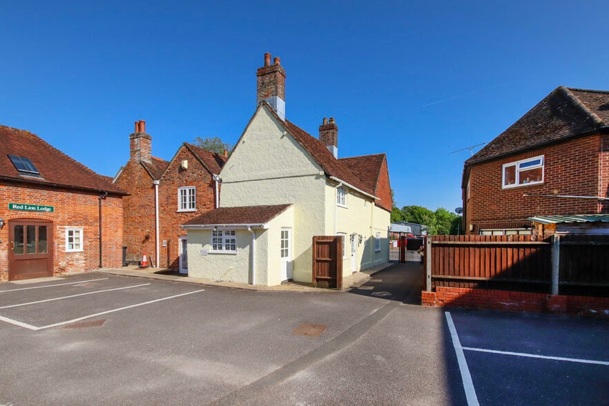 Main Rd, Farnham for lease - Building Photo - Image 2 of 5