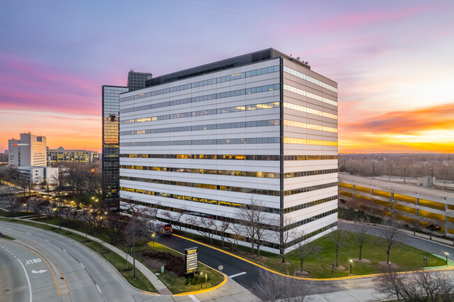 More details for 150 N Martingale Rd, Schaumburg, IL - Office for Lease
