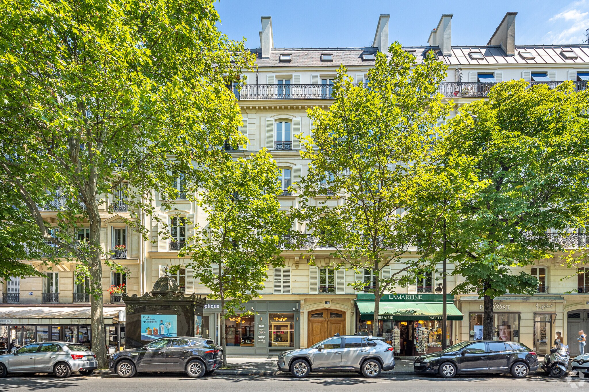 132 Boulevard Malesherbes, Paris for sale Primary Photo- Image 1 of 3