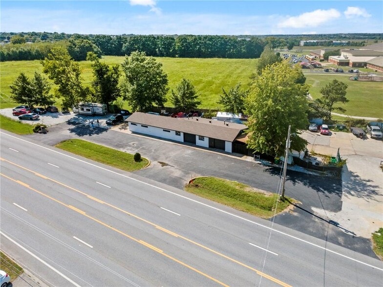 926 N Bloomington St, Lowell, AR for sale - Aerial - Image 2 of 5