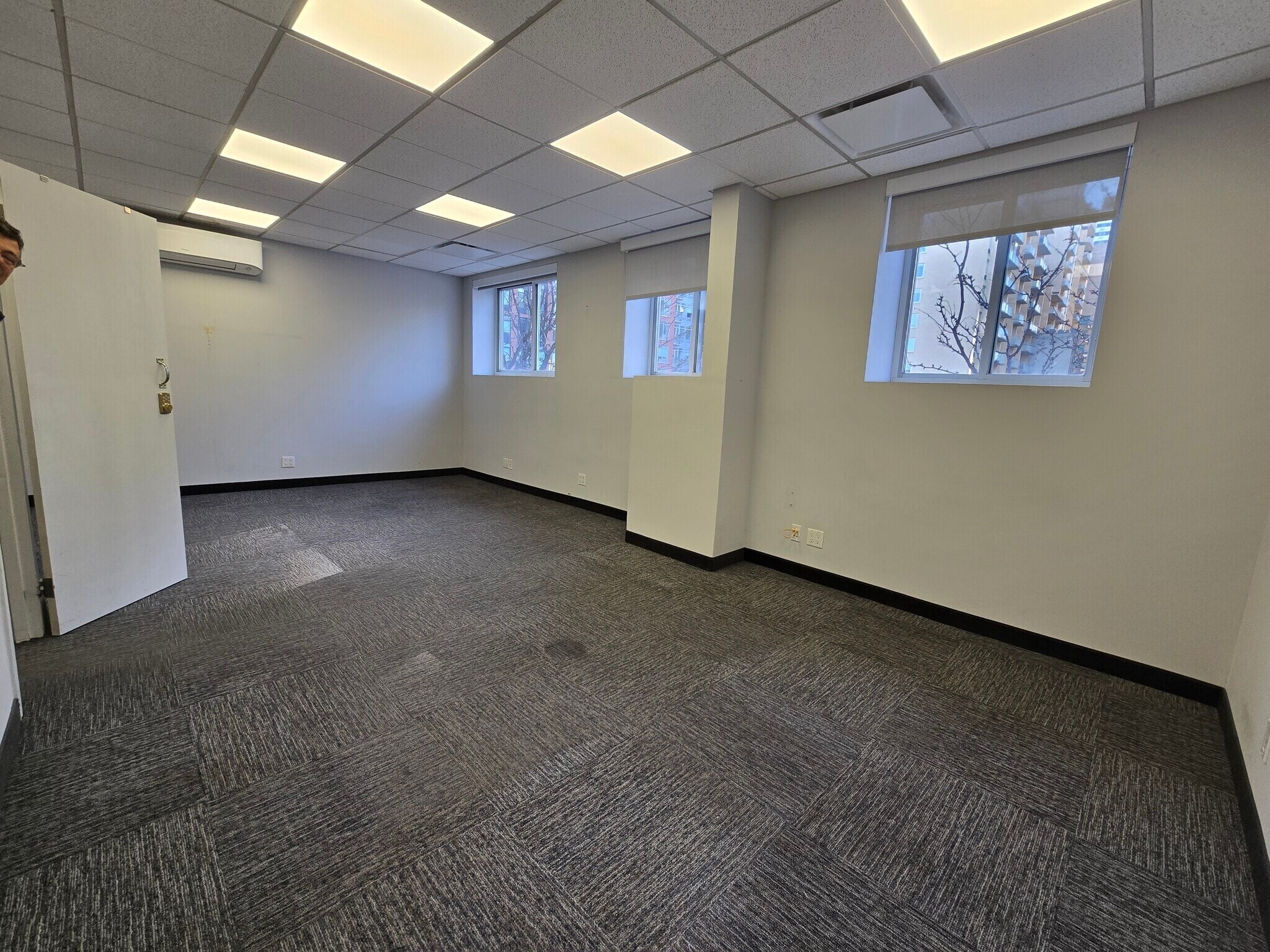 2409-2411 41st Ave, Long Island City, NY for lease Interior Photo- Image 1 of 23