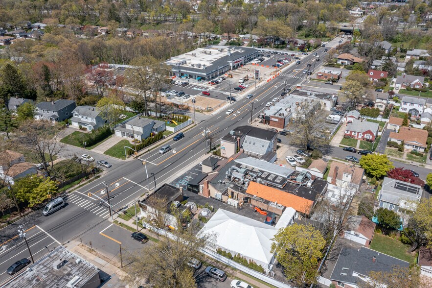 386-388 Willis Ave, Roslyn Heights, NY for sale - Building Photo - Image 1 of 1