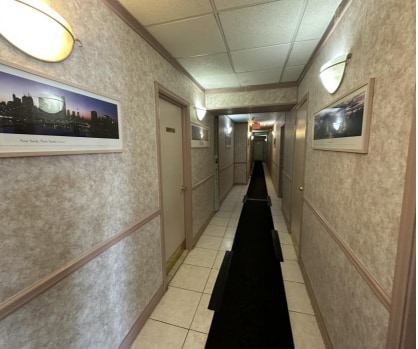 246 Mineola Blvd, Mineola, NY for lease Interior Photo- Image 1 of 7