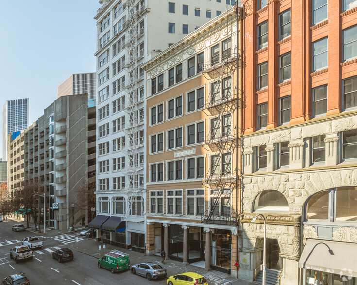 529 SW 3rd Ave, Portland, OR for lease - Building Photo - Image 2 of 17