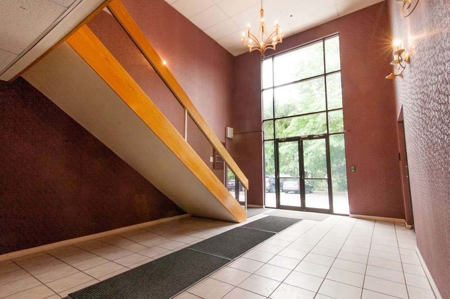 1515 DeKalb Pike, Blue Bell, PA for lease - Lobby - Image 3 of 6